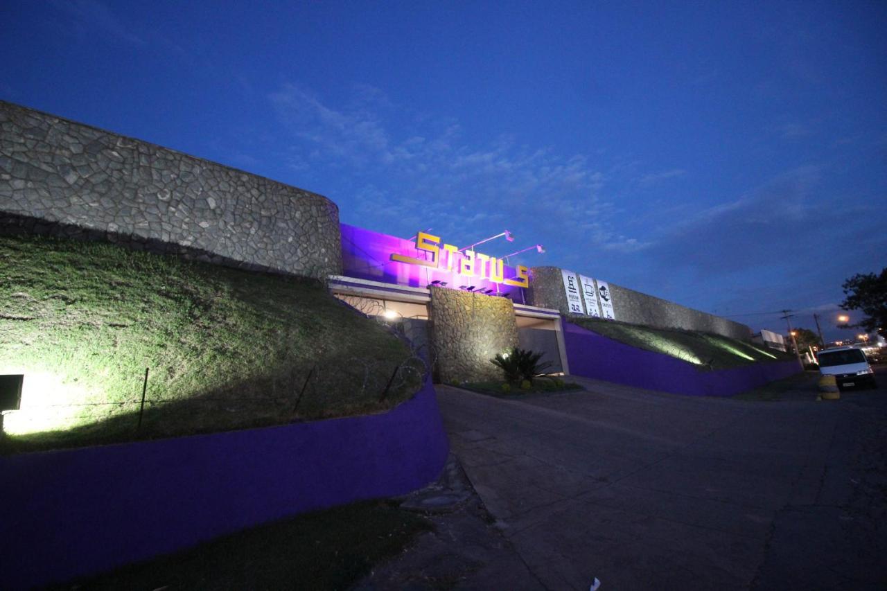 Status Motel ベロ・オリゾンテ エクステリア 写真